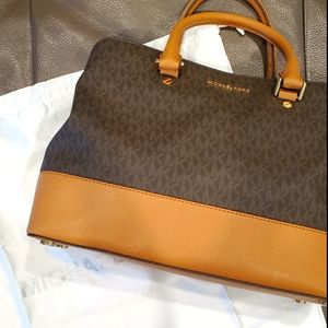 Michael kors purse